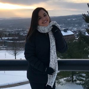 Meet your Posher, Kaitlyn